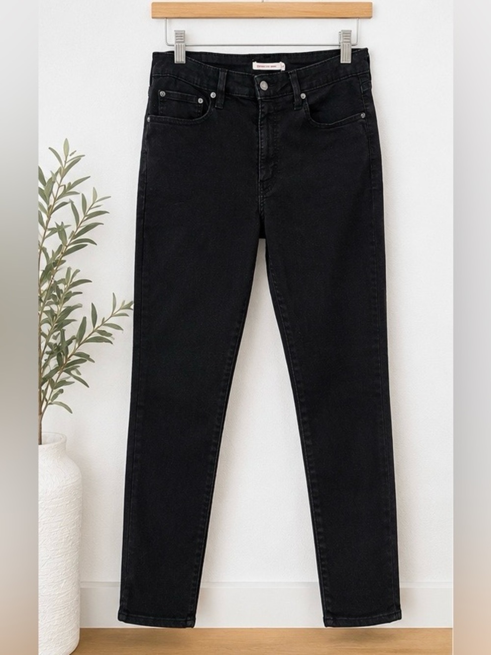Levi’s 721 High Rise Skinny‎ Black Jeans Women’s Size 33 Stretch Denim